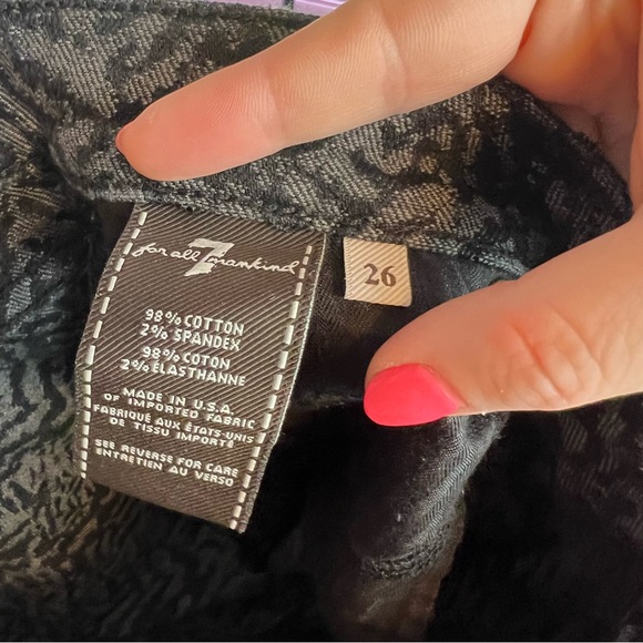 7 For All Mankind Black and Gray Printed Skinny Style Pants, size 26 - Picture 3 of 6